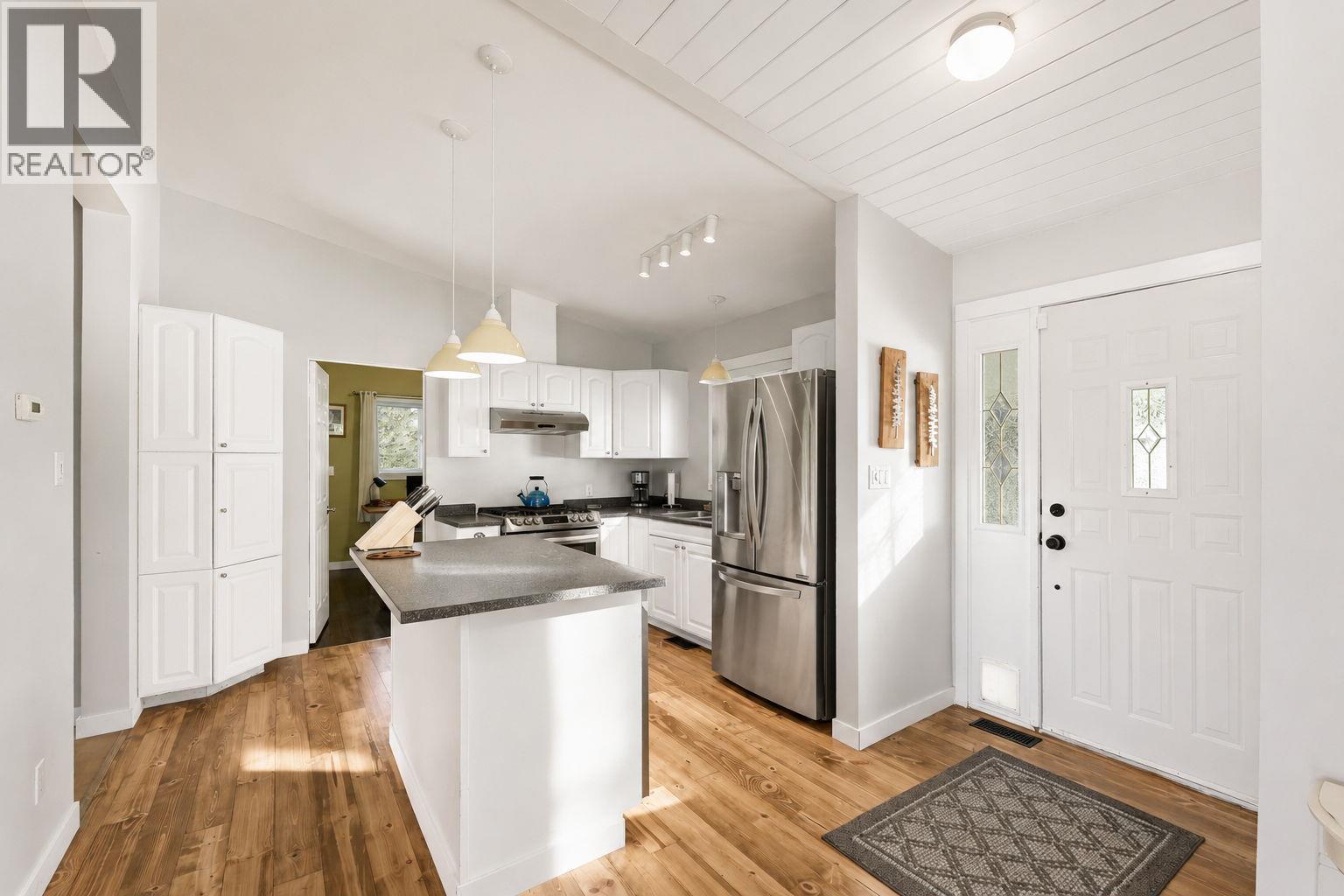  2853 Lower Glenrosa Road, West Kelowna