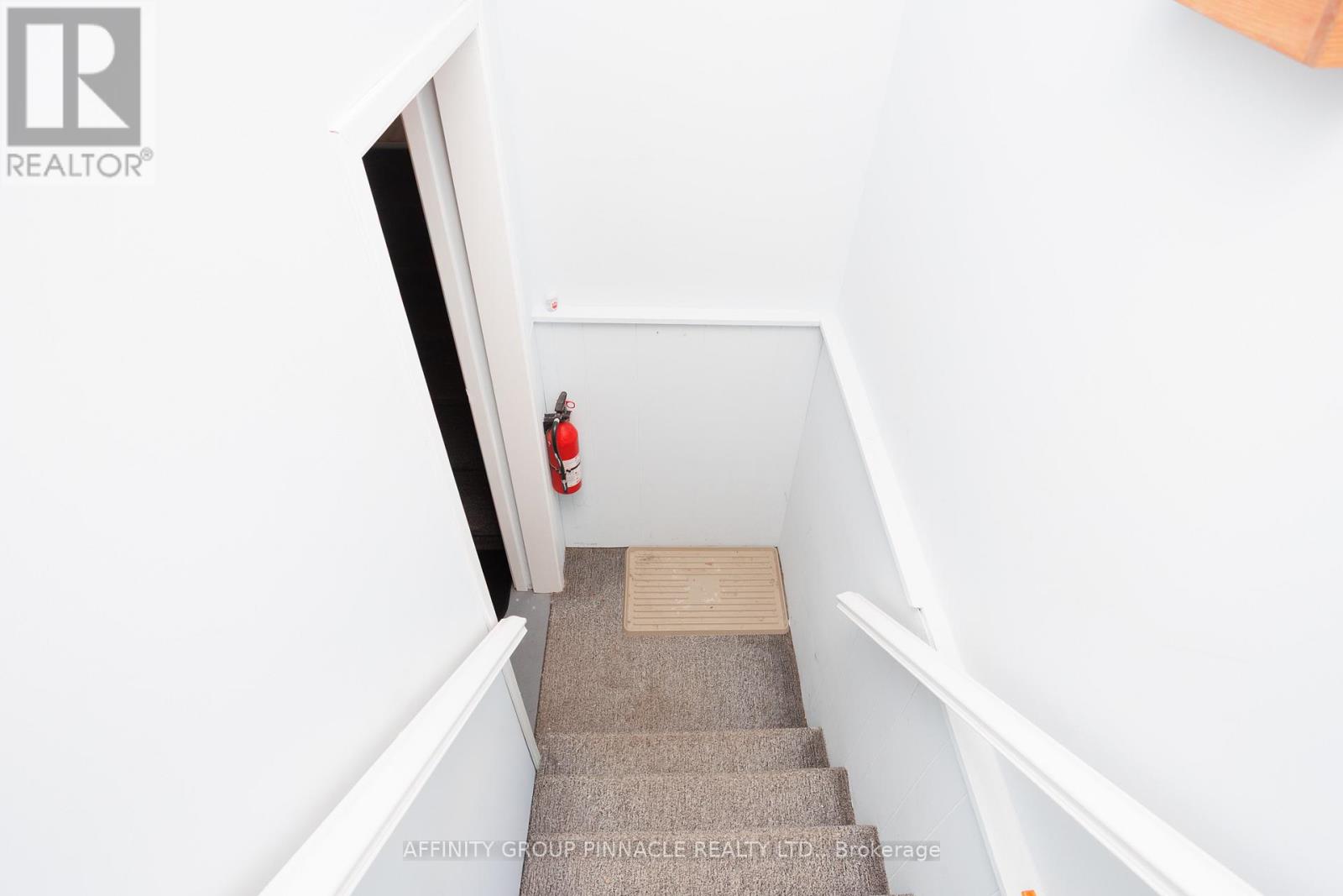 7 HAWK STREET - 19