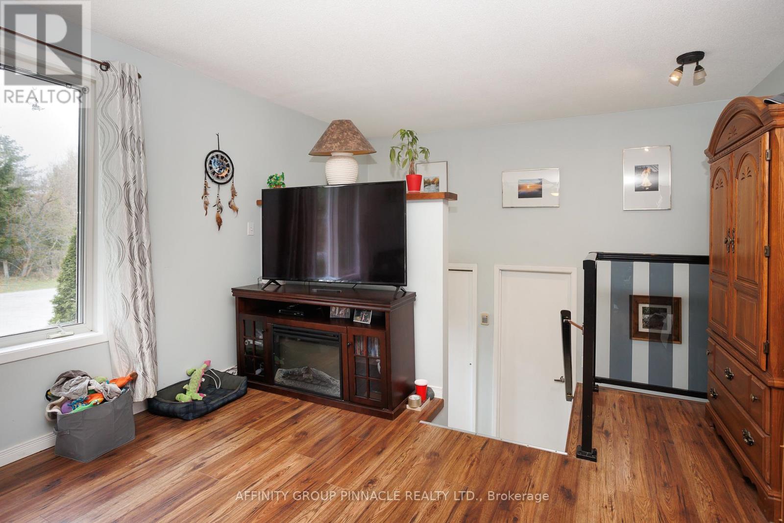 7 HAWK STREET - 6