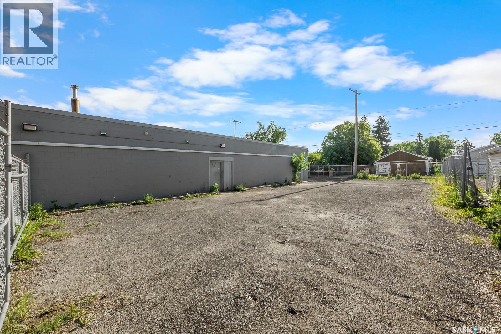 1015 WINNIPEG STREET — photo 11
