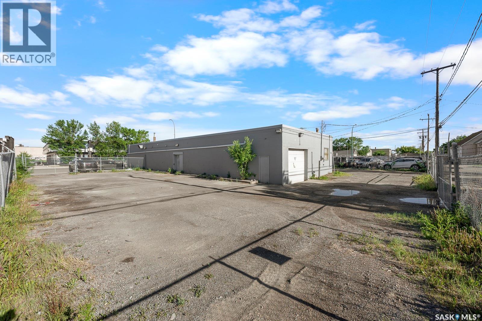 1015 WINNIPEG STREET — photo 8