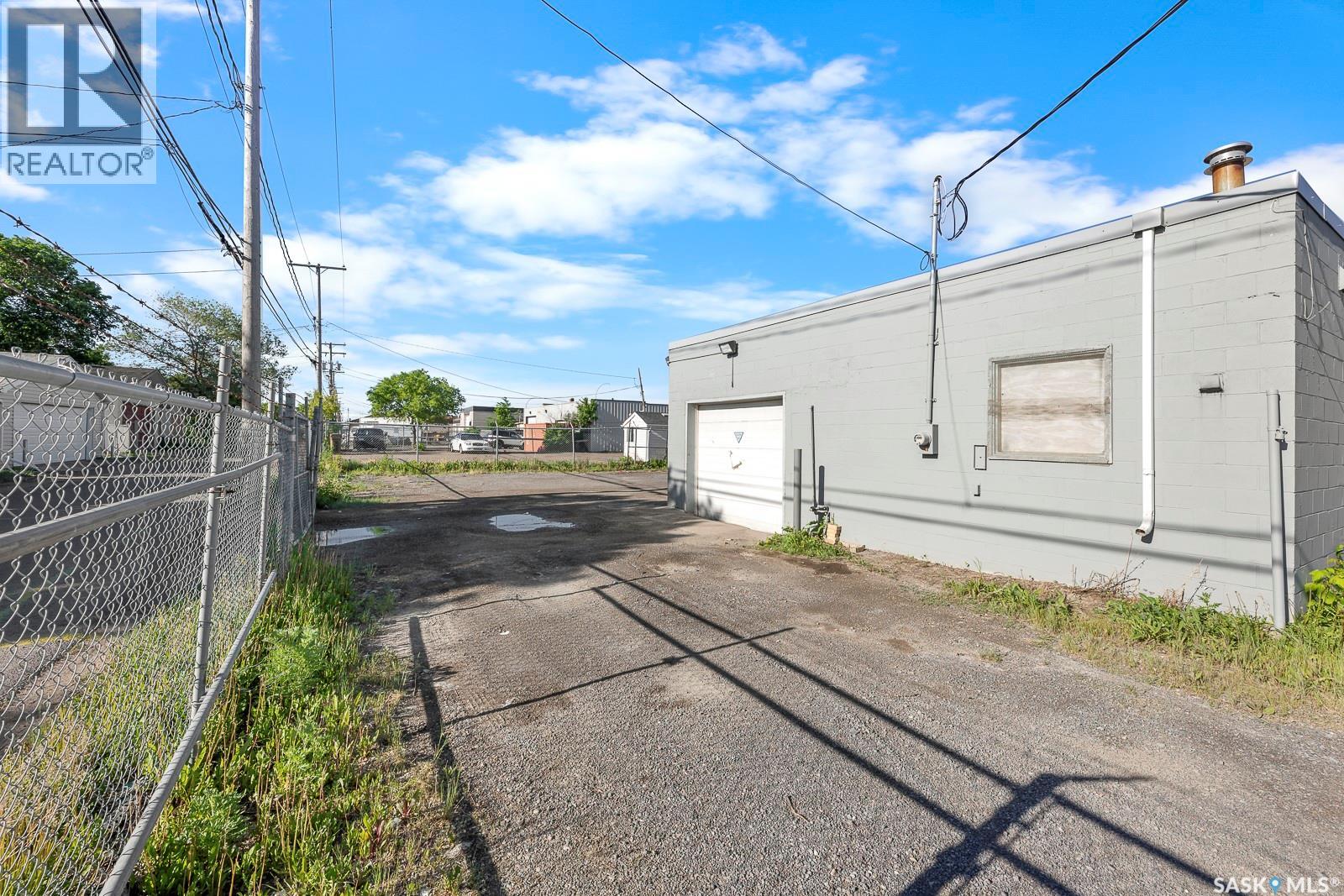 1015 WINNIPEG STREET — photo 9