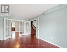Dining room - 31 Castlehill Road, Brampton, ON L6X4E3 Photo 6