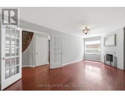 Laundry room - 31 Castlehill Road, Brampton, ON L6X4E3 Photo 7