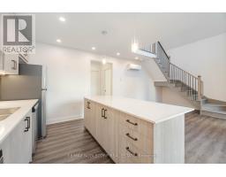 G-suite - 16 Little Boulevard, Toronto, ON M6E4N2 Photo 15
