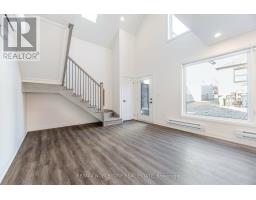 G-suite - 16 Little Boulevard, Toronto, ON M6E4N2 Photo 8