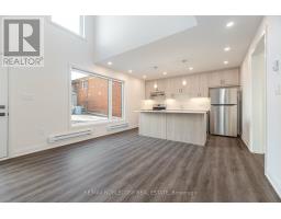 G-suite - 16 Little Boulevard, Toronto, ON M6E4N2 Photo 9