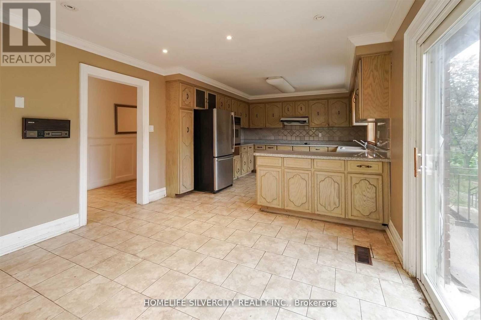 4395 CASTLEMORE ROAD - 9