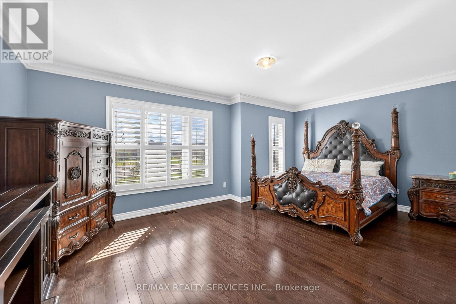 28 PENDERGAST COURT - 21