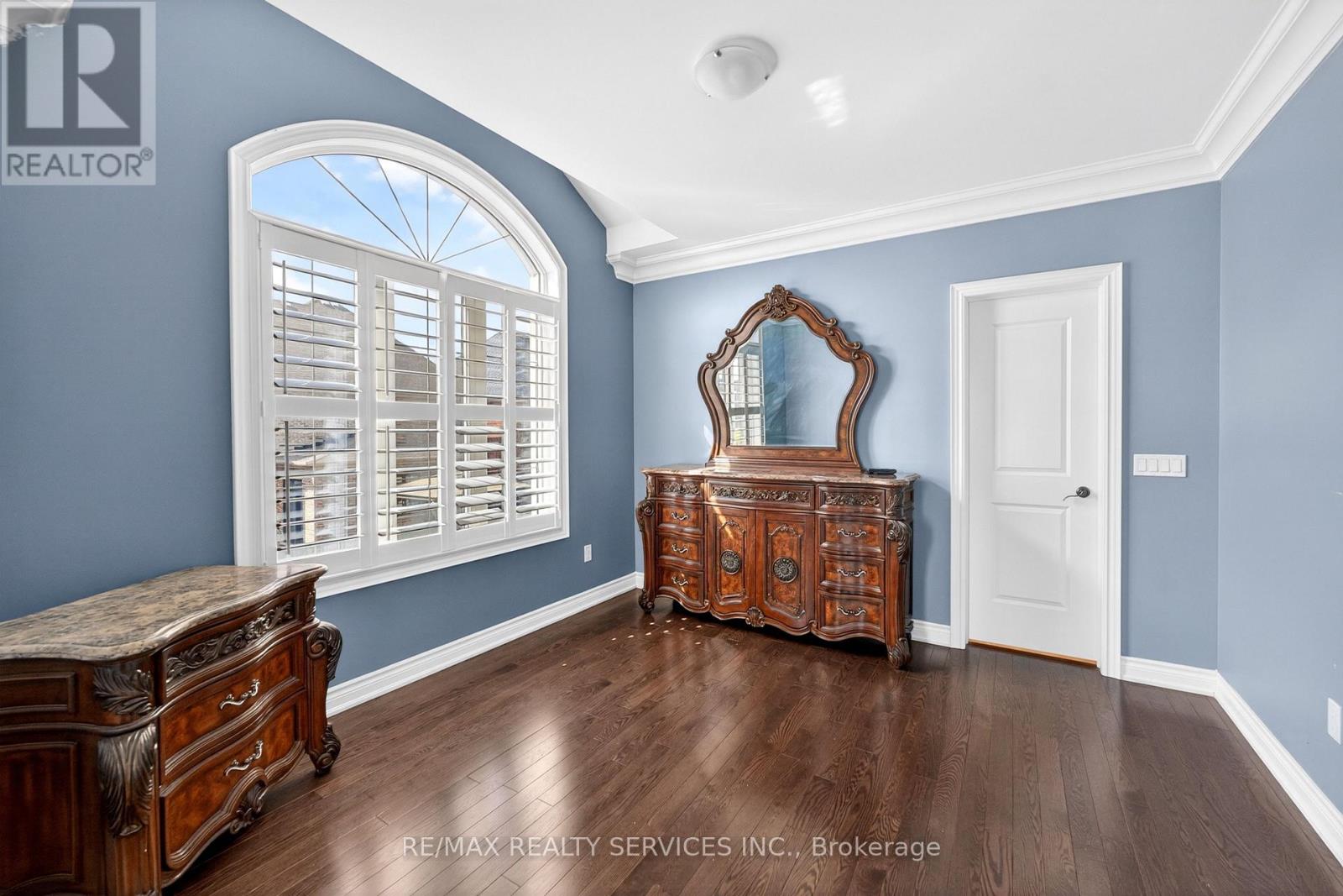 28 PENDERGAST COURT - 22