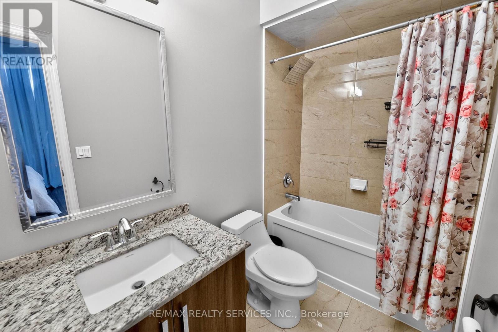 28 PENDERGAST COURT - 34