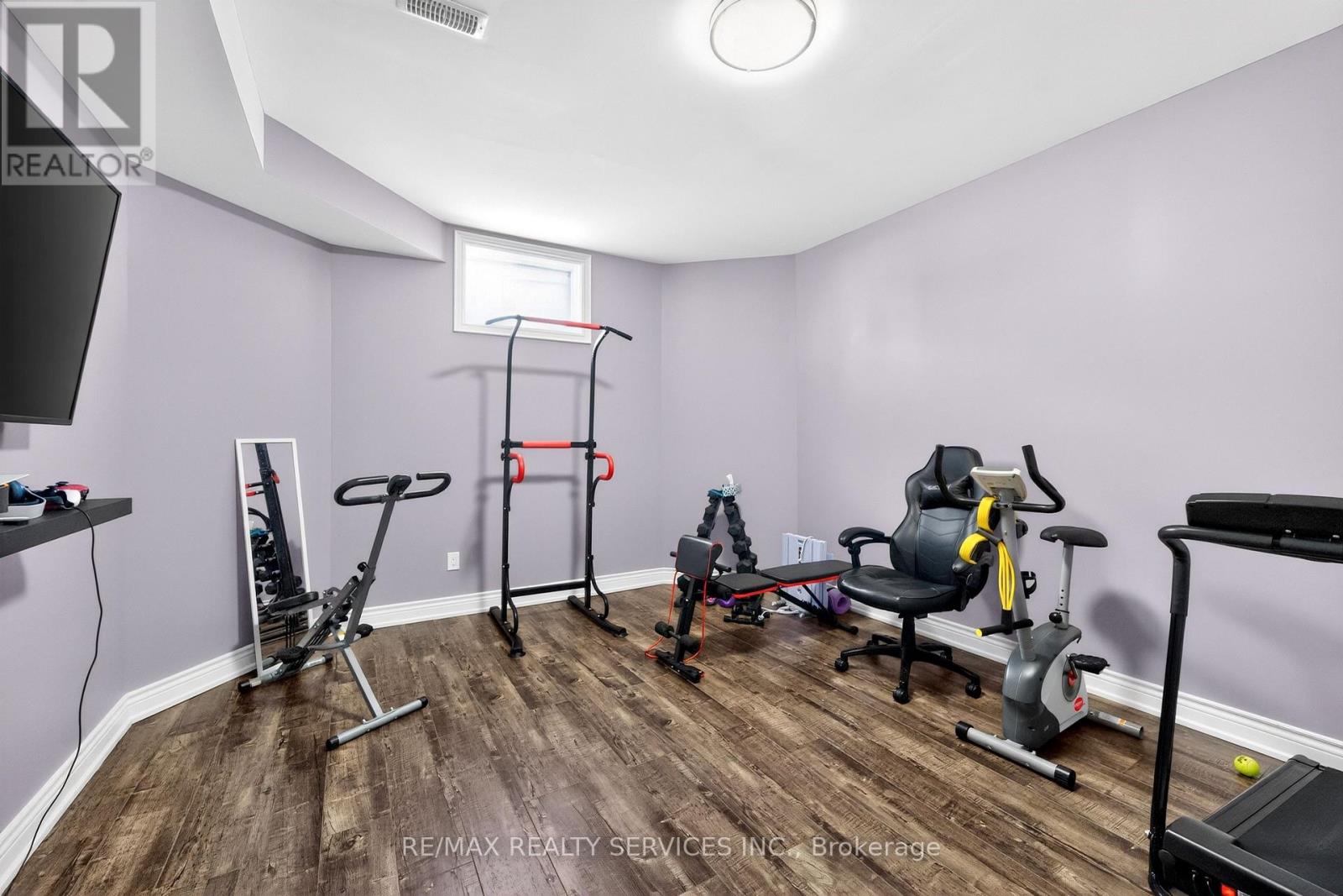 28 PENDERGAST COURT - 46