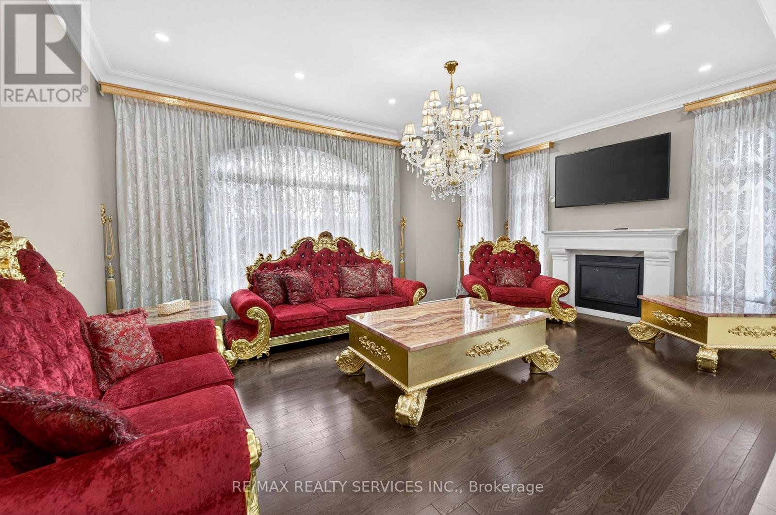 28 PENDERGAST COURT - 8
