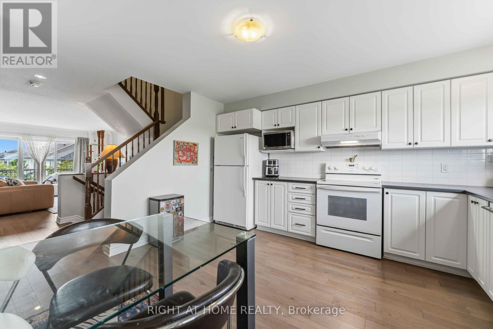 2 Bed, 3 Bath House for Sale in Ottawa – 354 BRETTONWOOD RIDGE, Ottawa – MLS# X13451164 - Image 15
