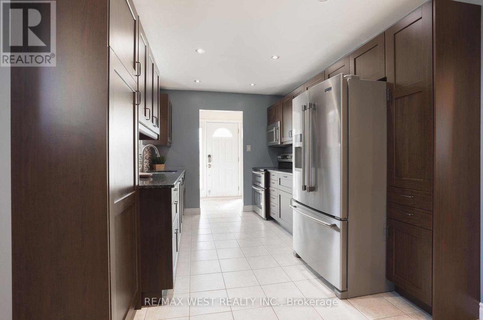 14 SOUCH COURT - 10