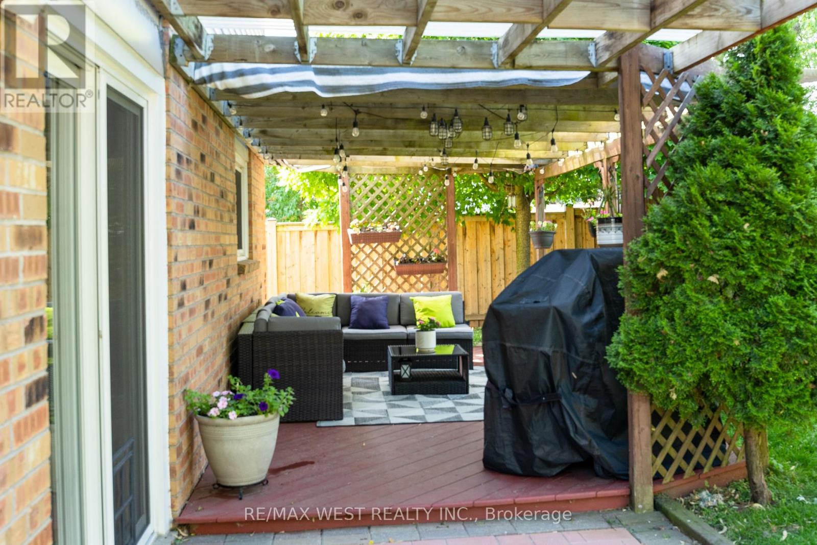 14 SOUCH COURT - 33