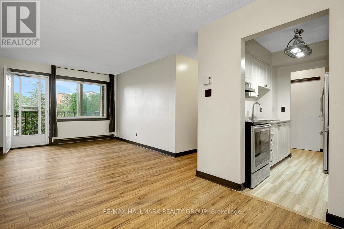 #401C 2041 ARROWSMITH DRIVE - 11