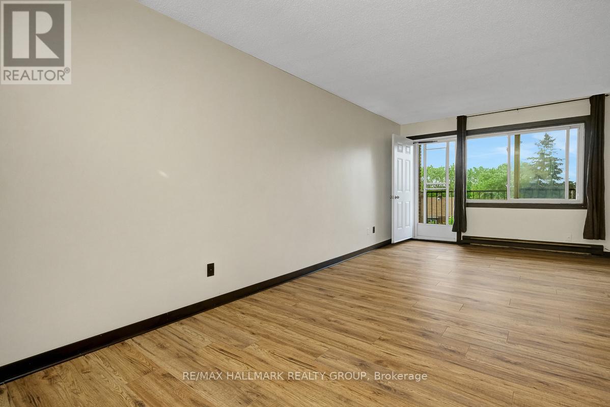 #401C 2041 ARROWSMITH DRIVE - 12