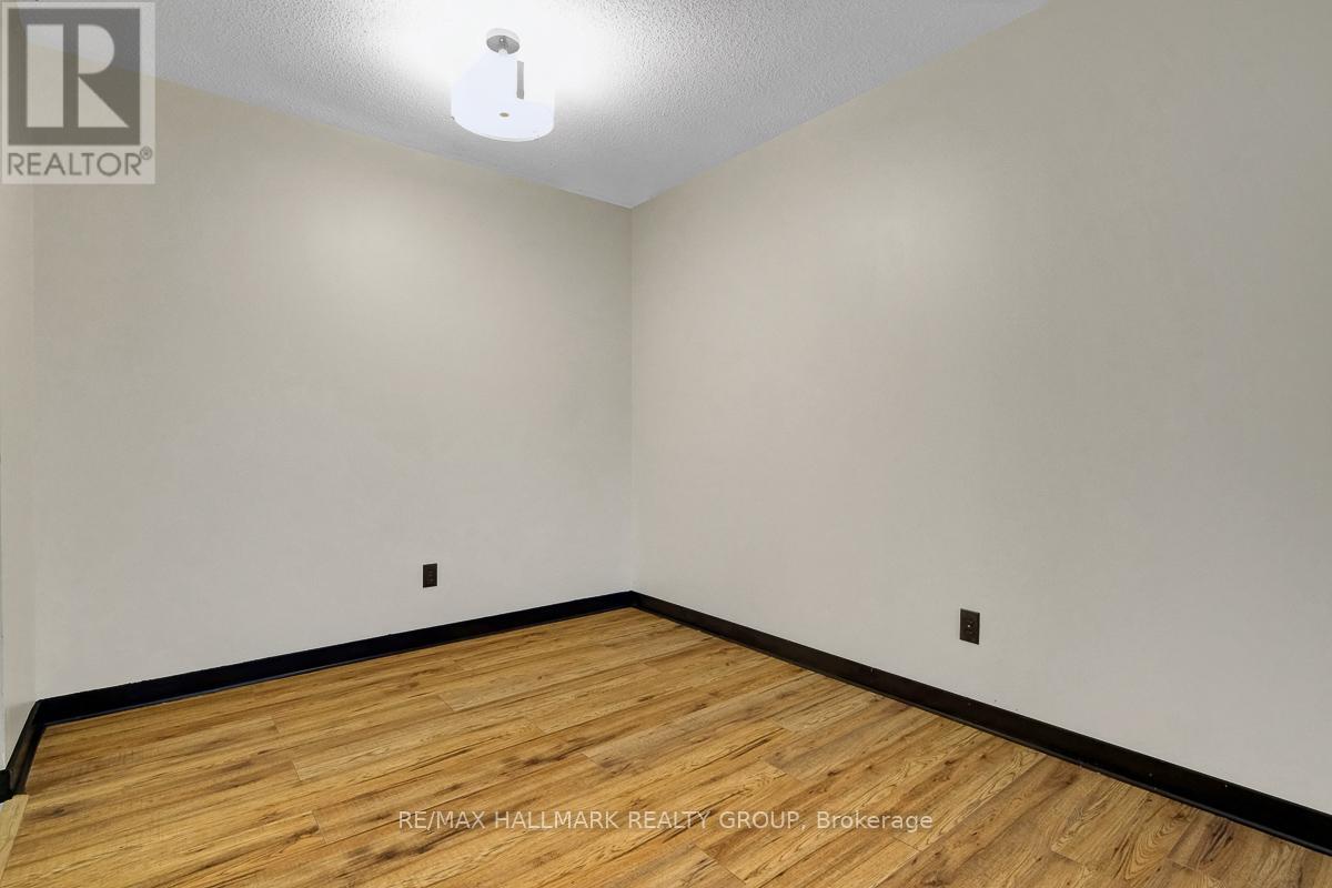 #401C 2041 ARROWSMITH DRIVE - 10