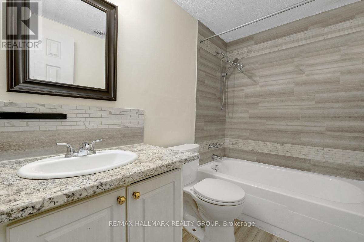 #401C 2041 ARROWSMITH DRIVE - 18