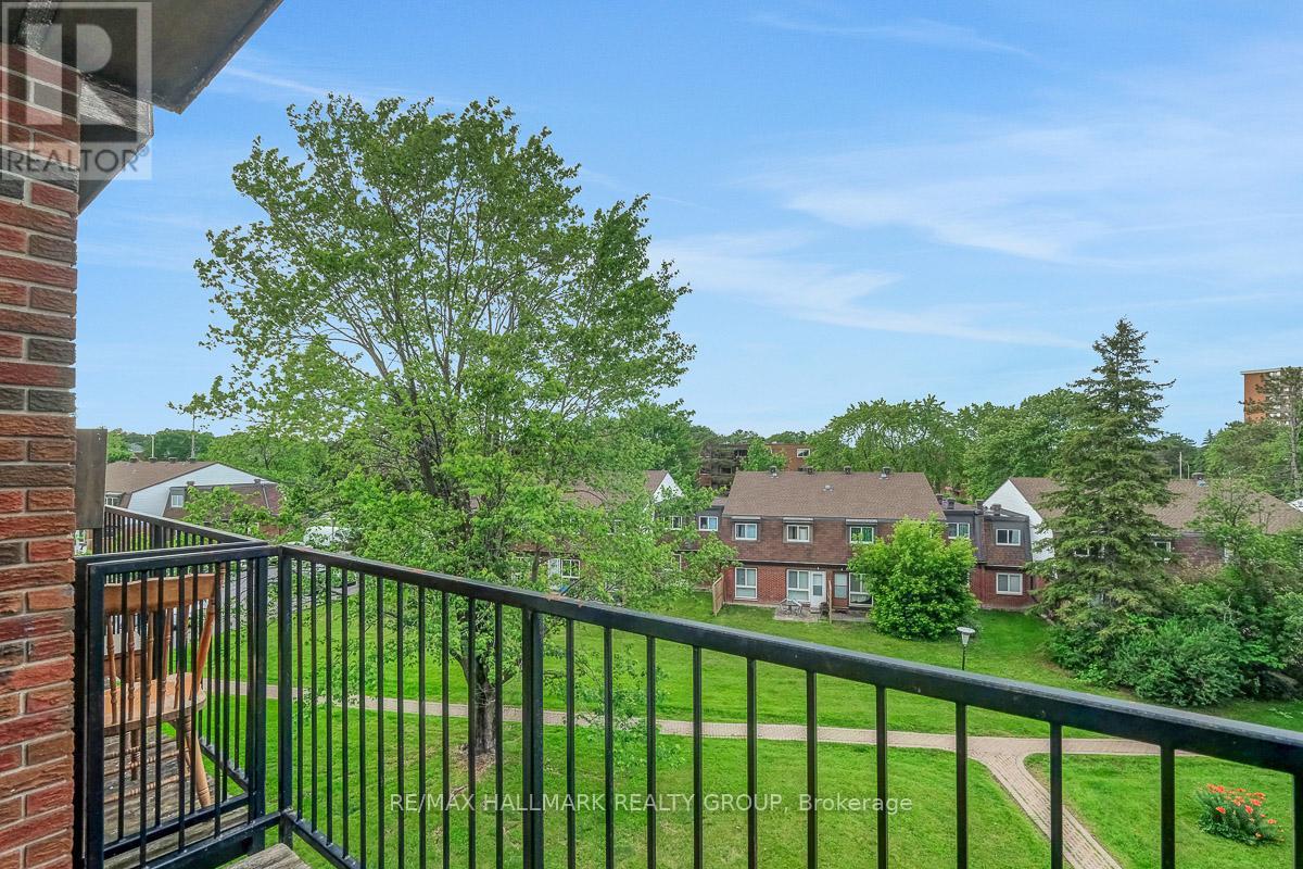 #401C 2041 ARROWSMITH DRIVE - 23