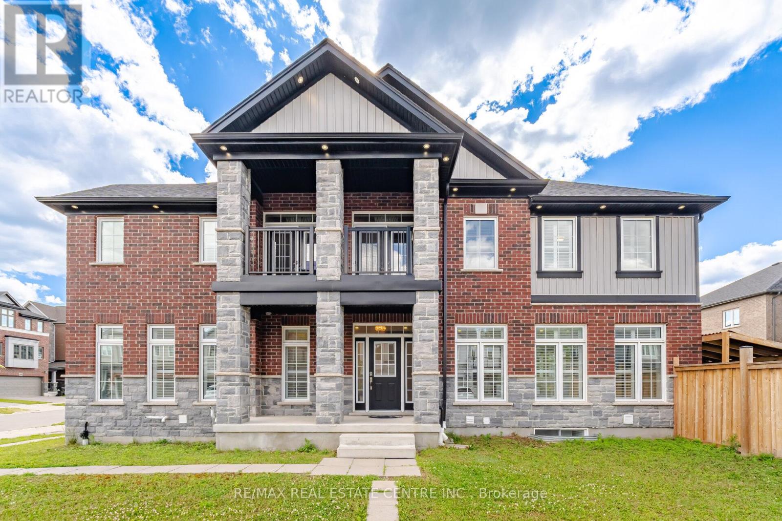 127 MONARCH WOODS DRIVE - 1