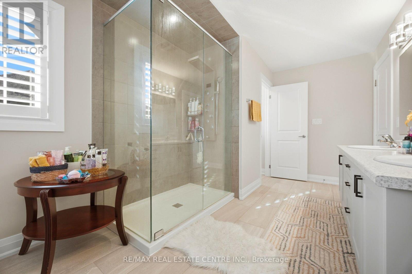 127 MONARCH WOODS DRIVE - 25