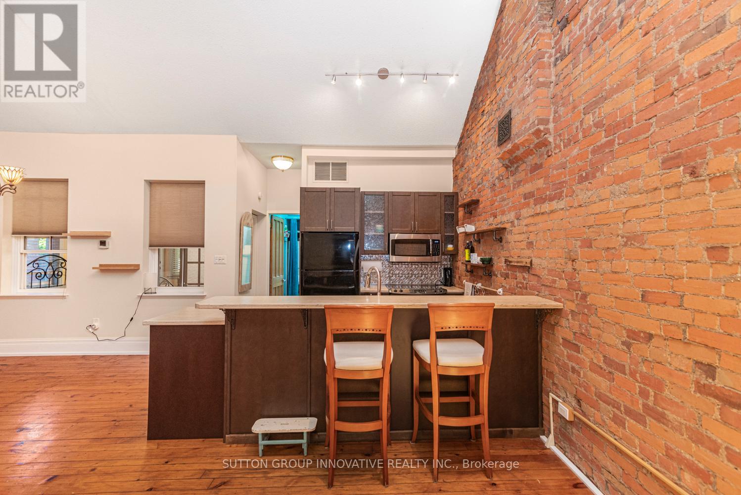 18 PEARL STREET S - 12