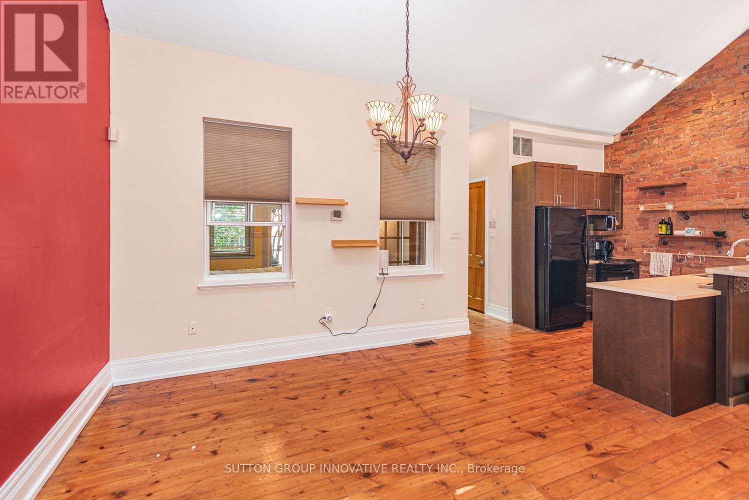 18 PEARL STREET S - 13