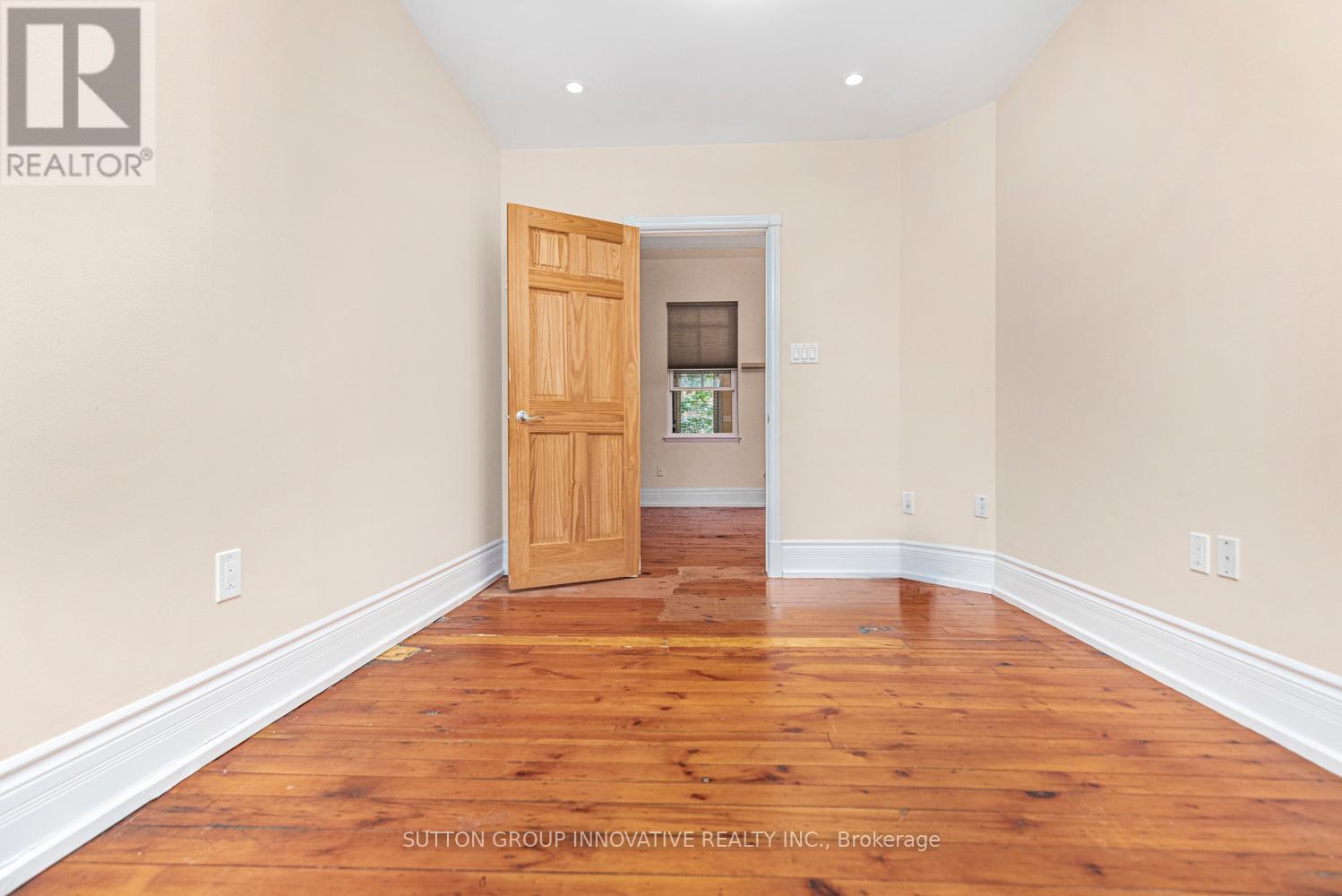 18 PEARL STREET S - 17