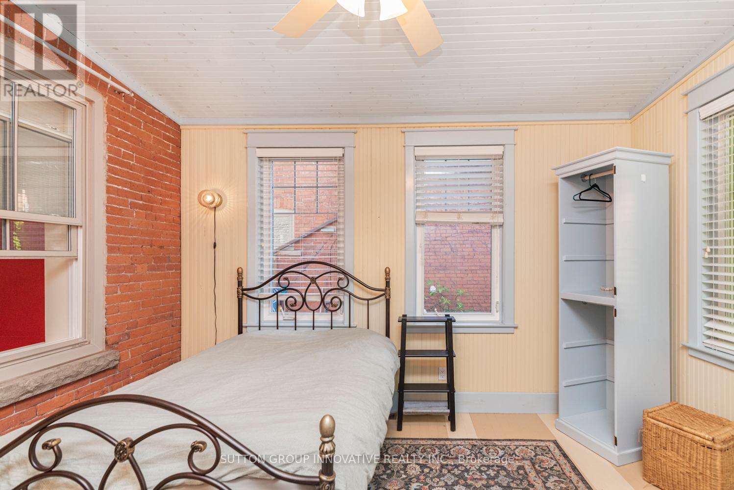 18 PEARL STREET S - 19