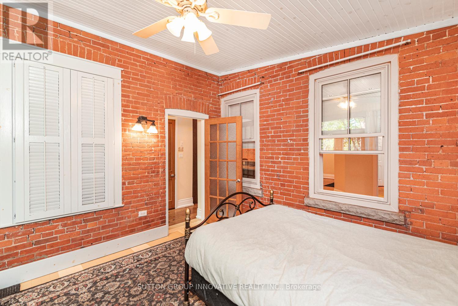 18 PEARL STREET S - 20