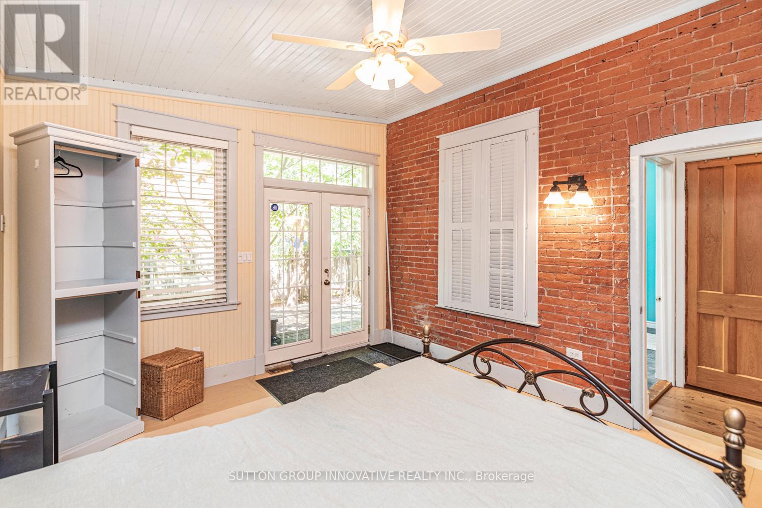 18 PEARL STREET S - 21