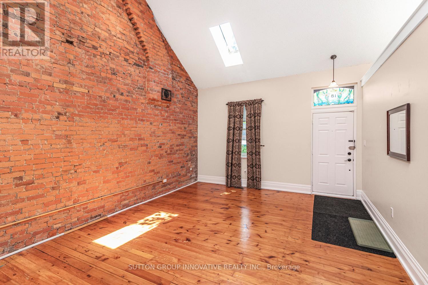 18 PEARL STREET S - 4