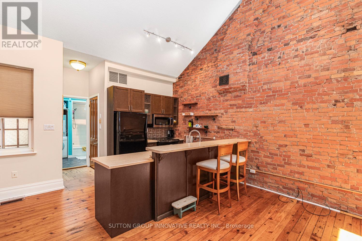18 PEARL STREET S - 8