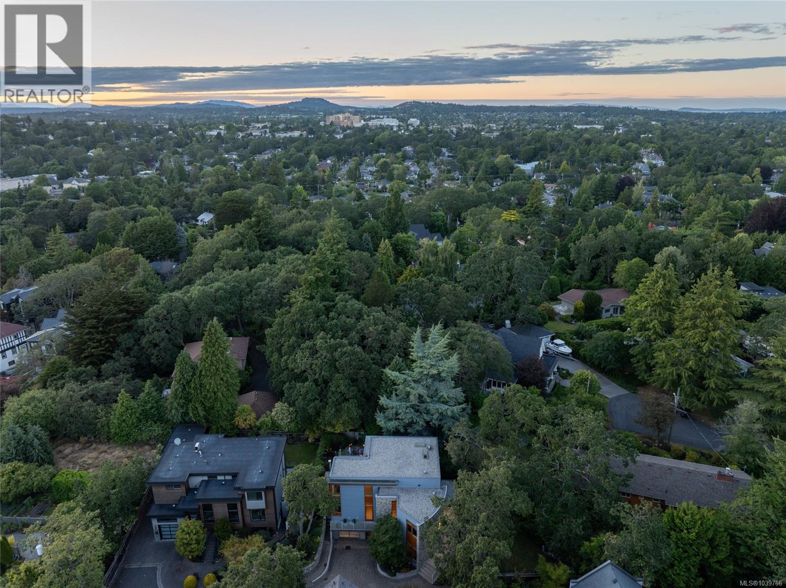 435 Chadwick Pl, Victoria