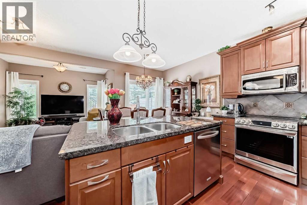 Modern finishes and ample cabinetry!
