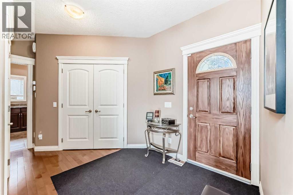 Large foyer to greet your guests!