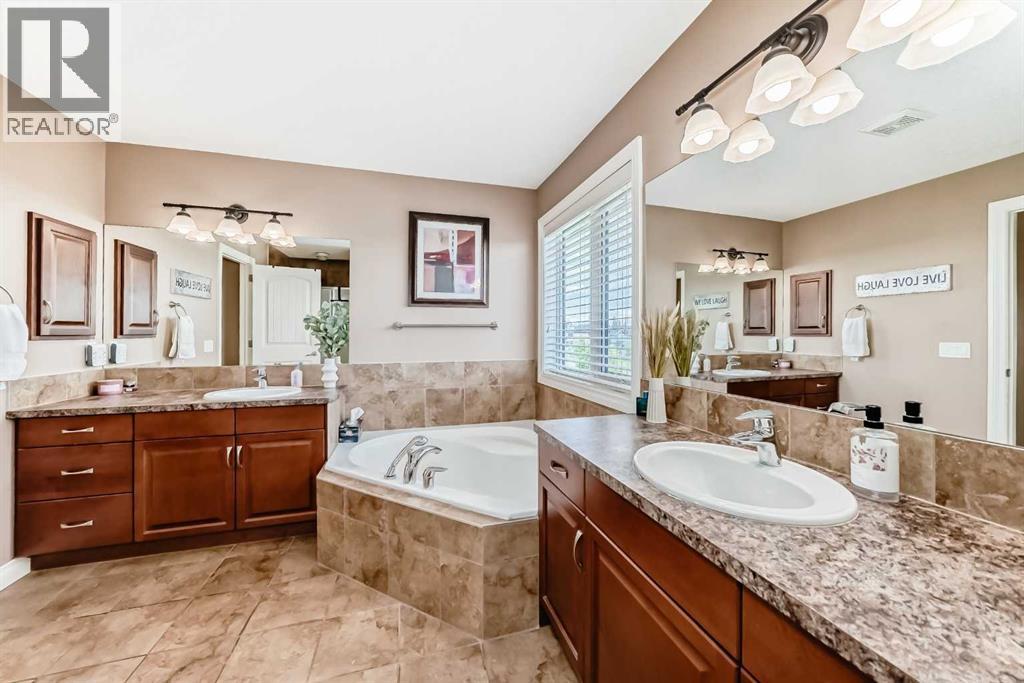 Upgraded ensuite with double sinks!