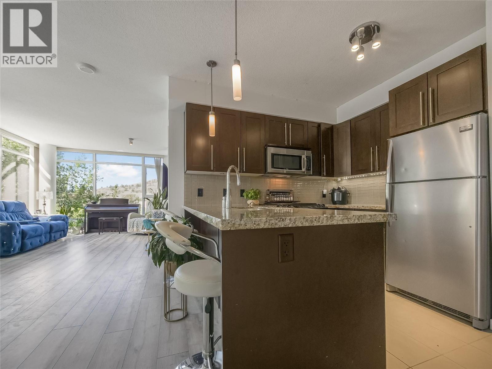 #401 1075 Sunset Drive - 3