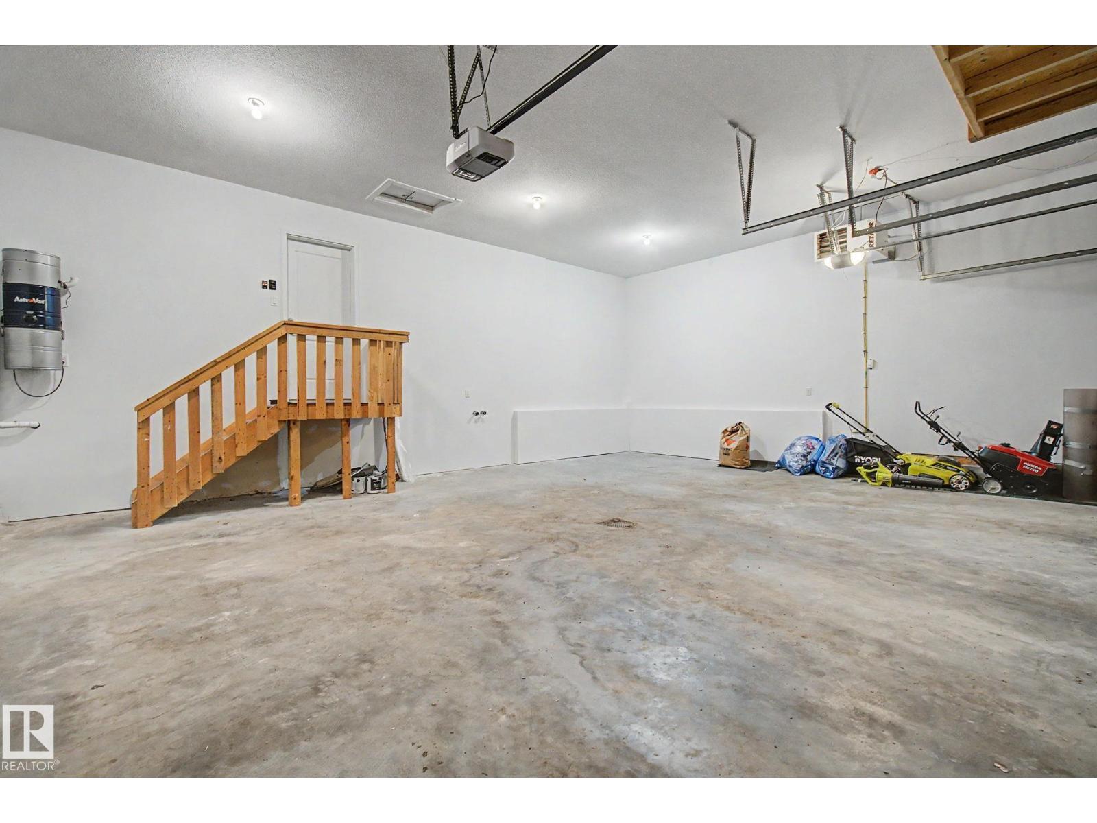14 LOISELLE WY — photo 49