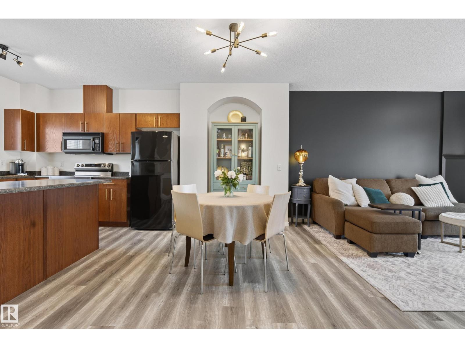 #57 3010 33 AV NW — photo 11