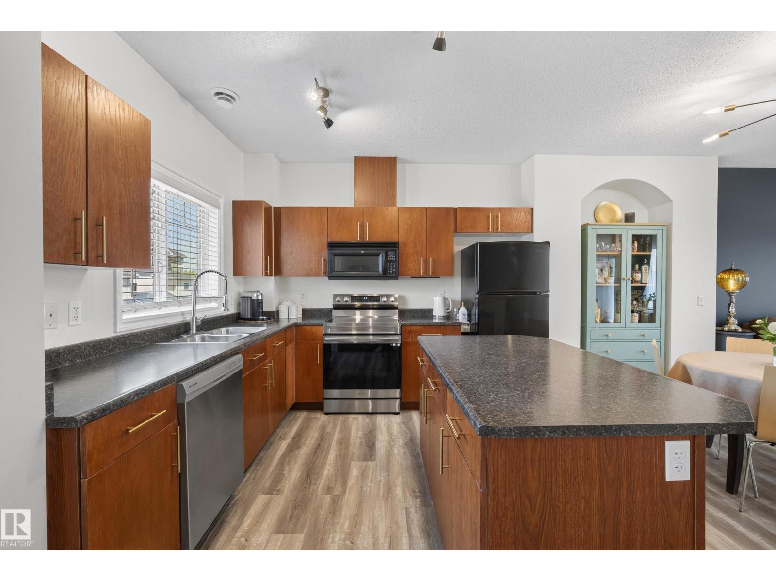 #57 3010 33 AV NW — photo 14