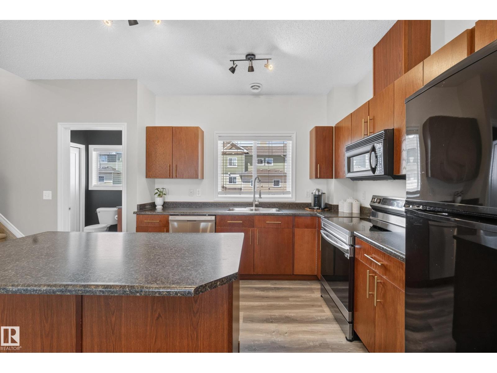 #57 3010 33 AV NW — photo 15