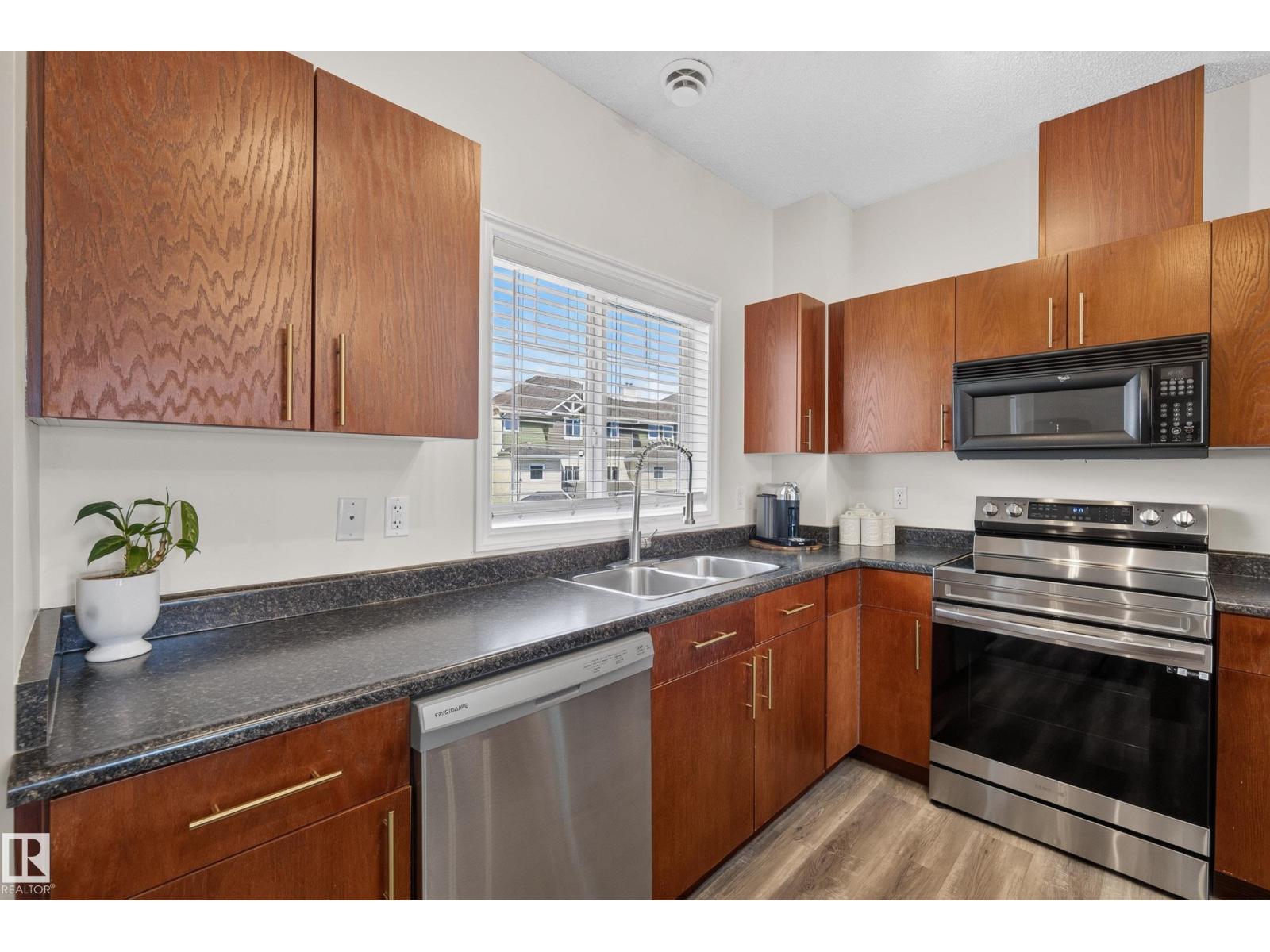 #57 3010 33 AV NW — photo 16