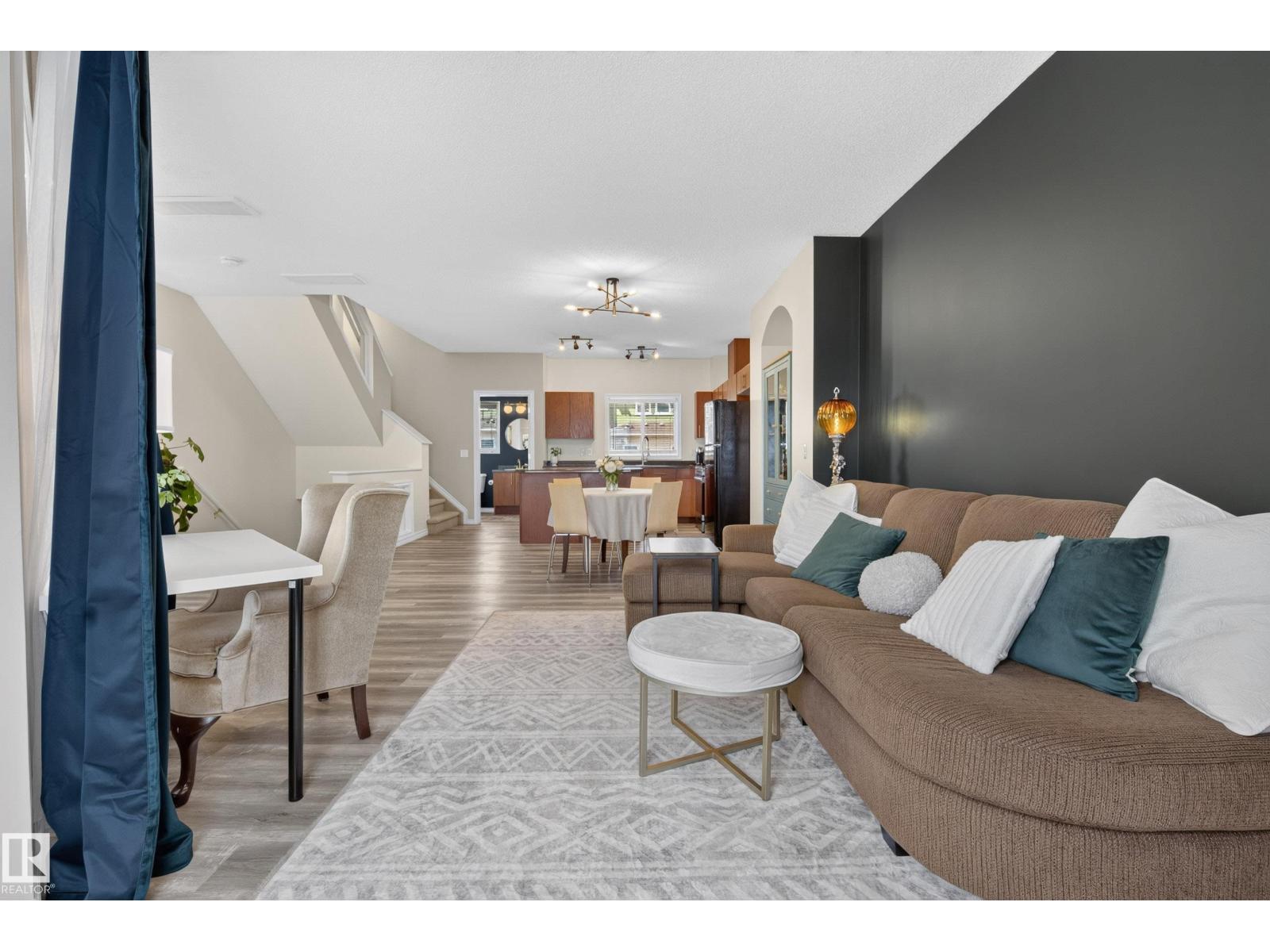 #57 3010 33 AV NW — photo 9