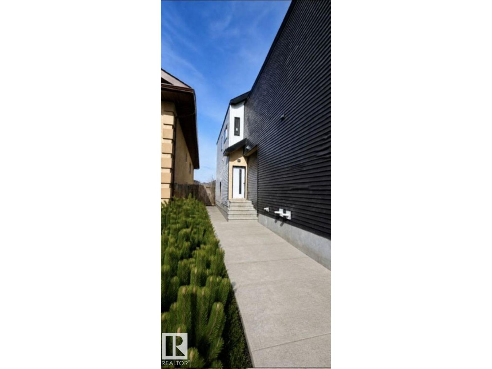 11336 130 ST NW - 3