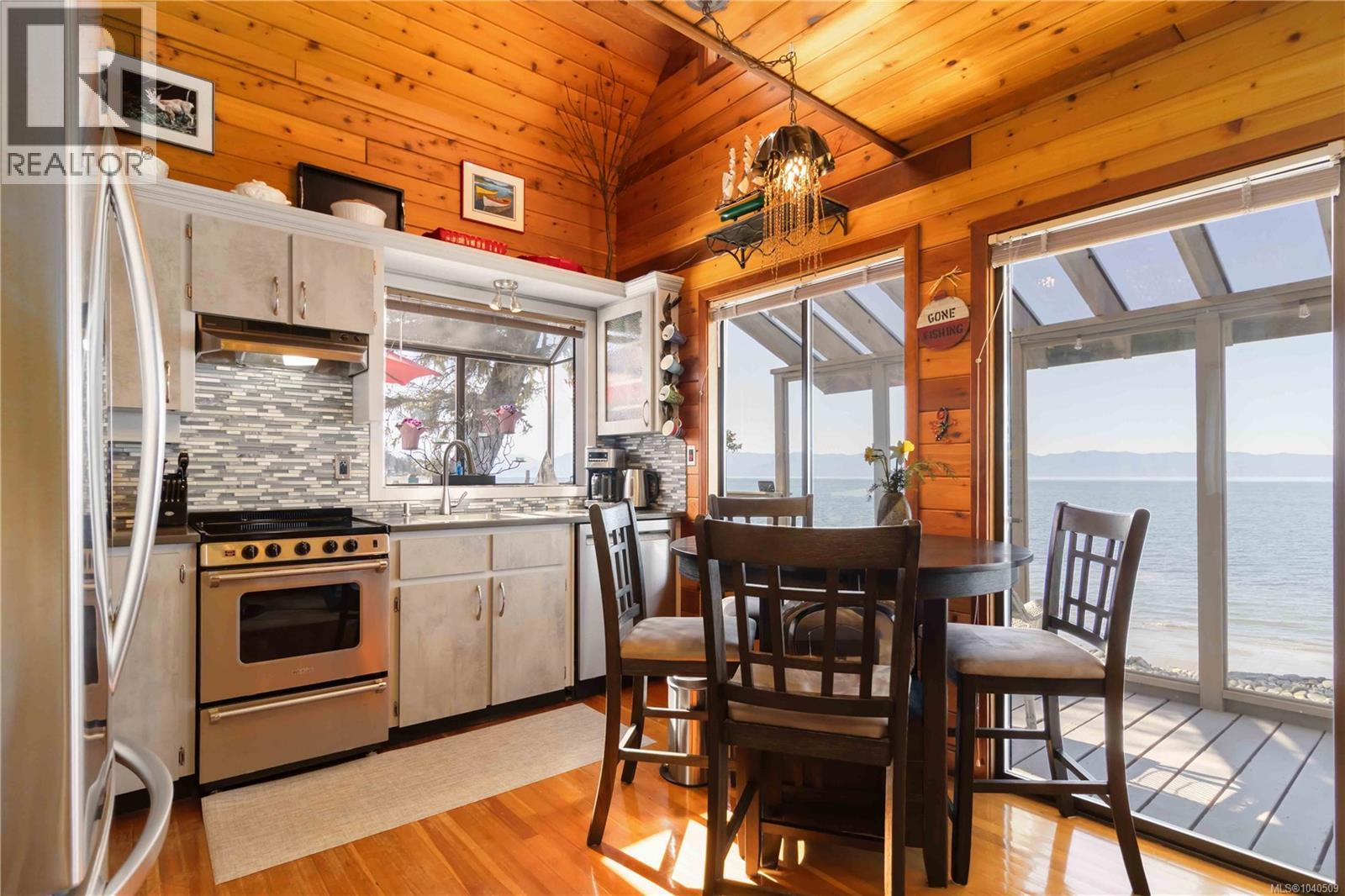 8719 West Coast Rd - 16