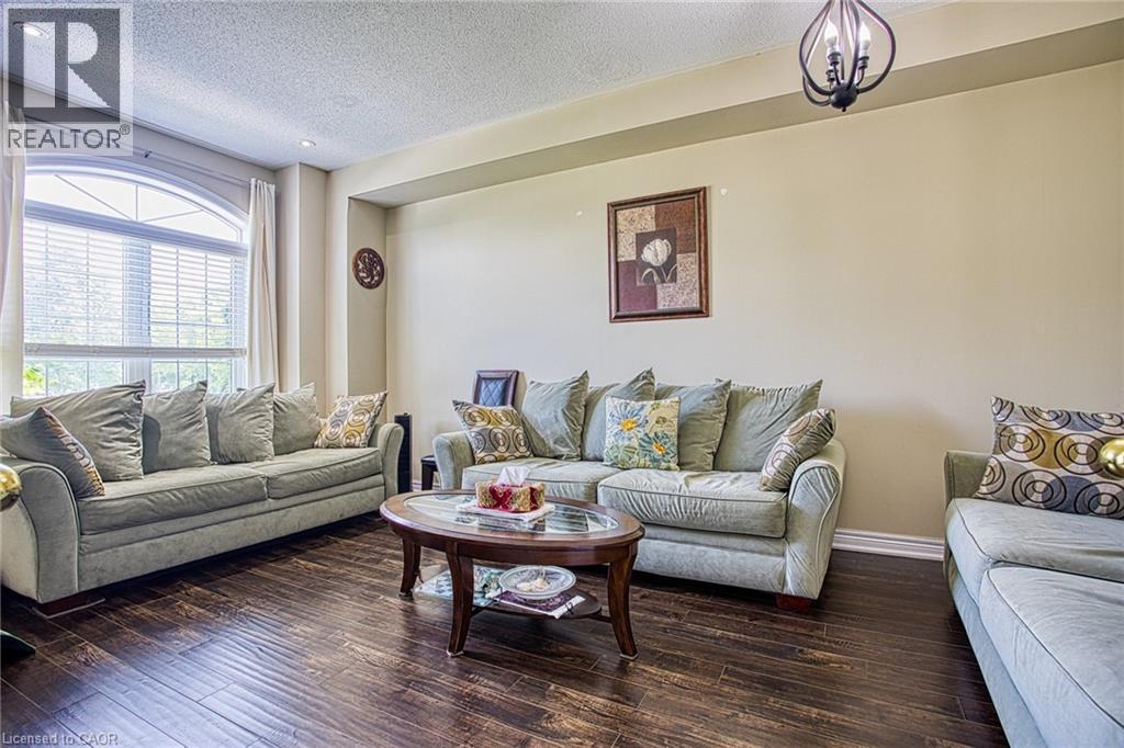 206 SPRINGSTEAD Avenue - 4