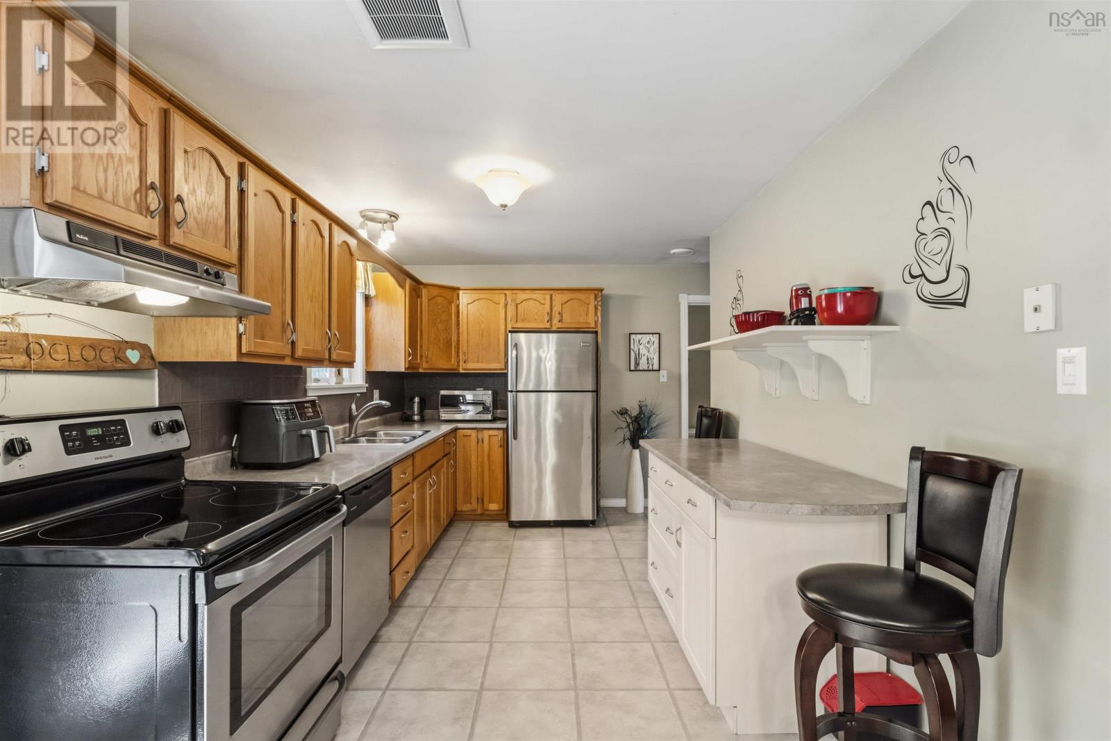 2410 Loretta Avenue - 10